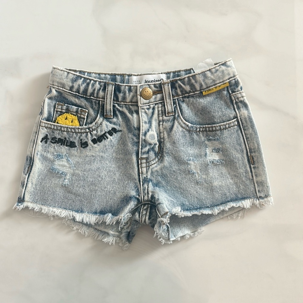 Girls shorts size 5/6 never used. Excellent conditions